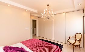 The White Apartment: Luxury, Beach And Design